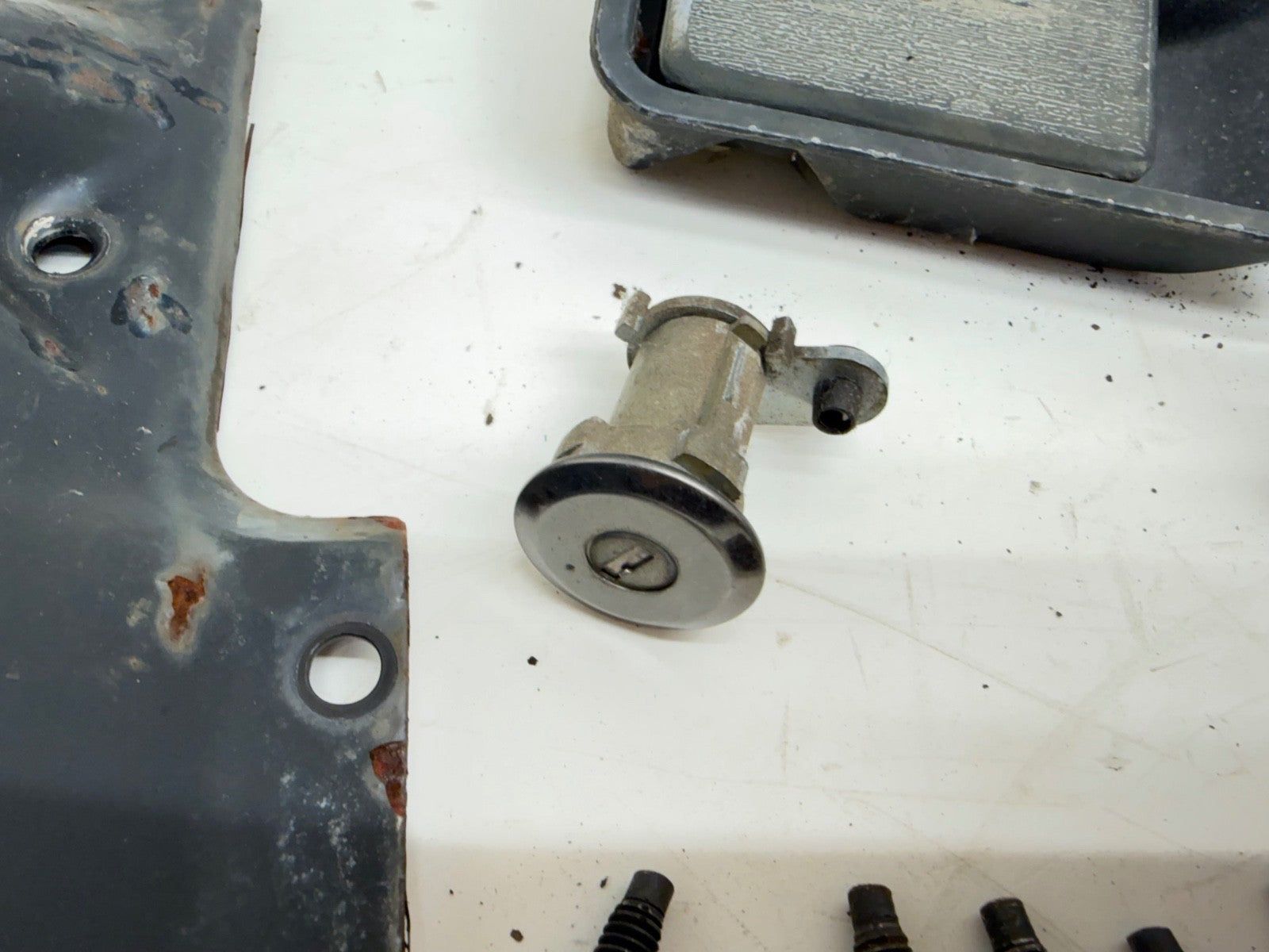 91-95 Jeep Wrangler YJ Tailgate Latch Handle Passenger Door Tail Gate Rear OEM