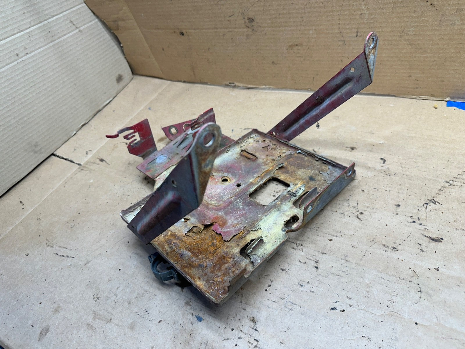 91-95 Jeep YJ Battery Tray Wrangler Factory Firewall Bracket Holder Mount OEM