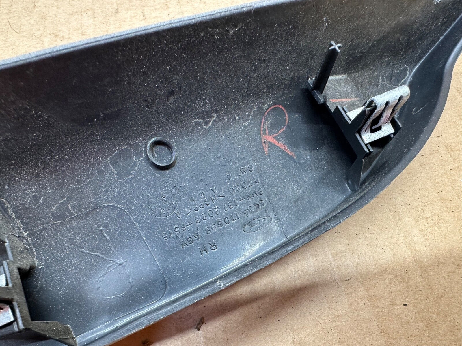 1999-2007 F-250 F-350 Super Duty RH Right Passenger Door Mirror Bolt Cover Trim