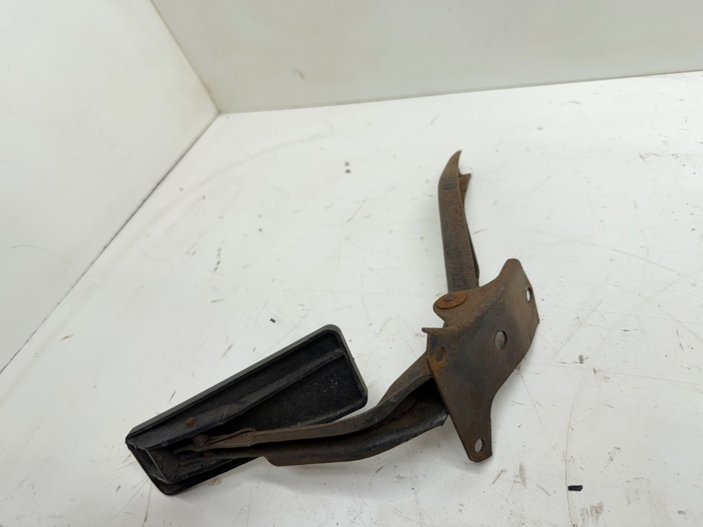 Jeep Wrangler YJ 87-95 Accelerator Gas Fuel Pedal Throttle Petal Spring OEM OE