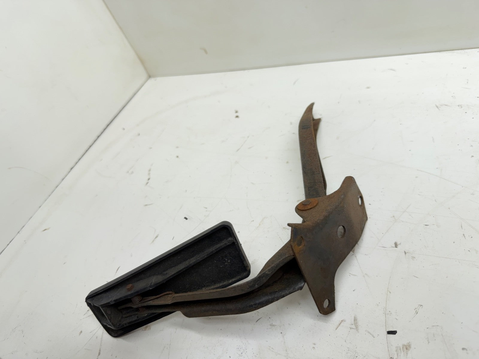 Jeep Wrangler YJ 87-95 Accelerator Gas Fuel Pedal Throttle Petal Spring OEM OE