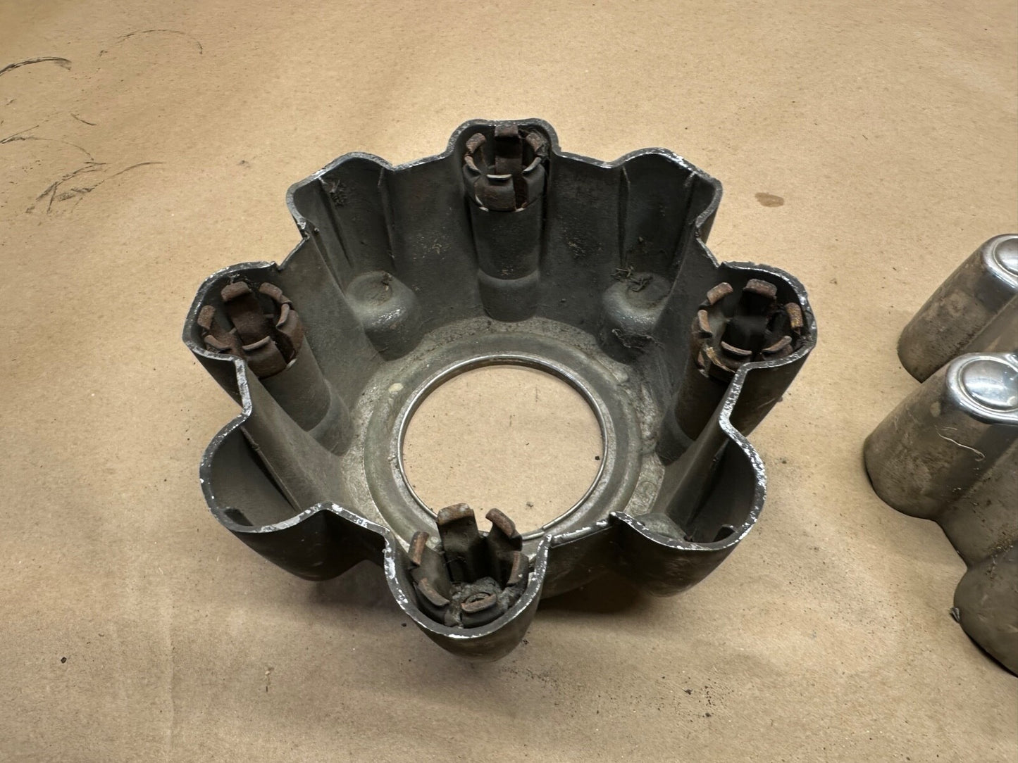 99-05 Ford F-250 F-350 PAIR Front Rear OEM Hub Cap F81A-1A096-BB F81A-1A096-CA