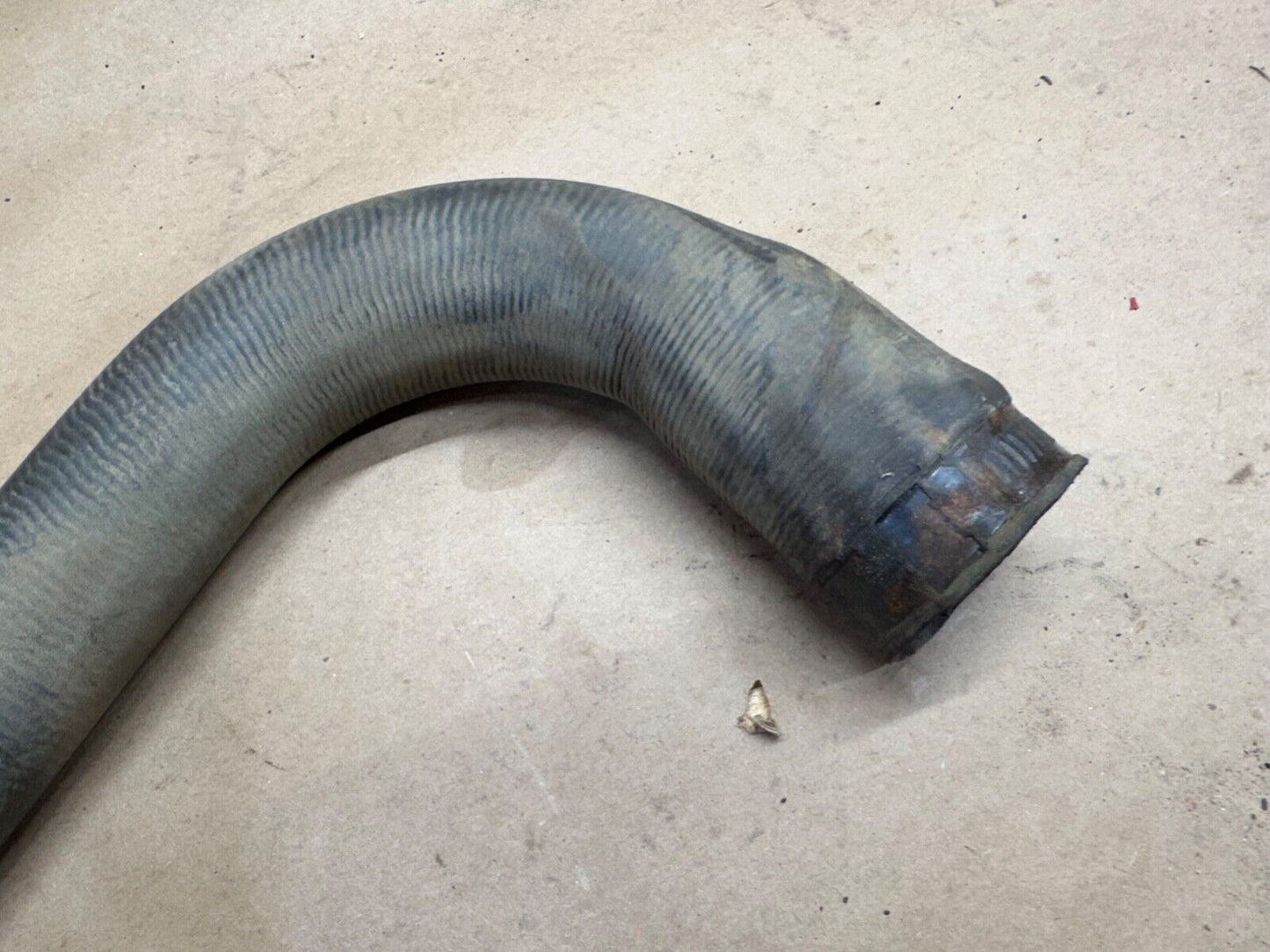 1991 Jeep Wrangler YJ 2.5L OEM Mopar 52003911 Upper Radiator Hose 1992 91 92 Rad