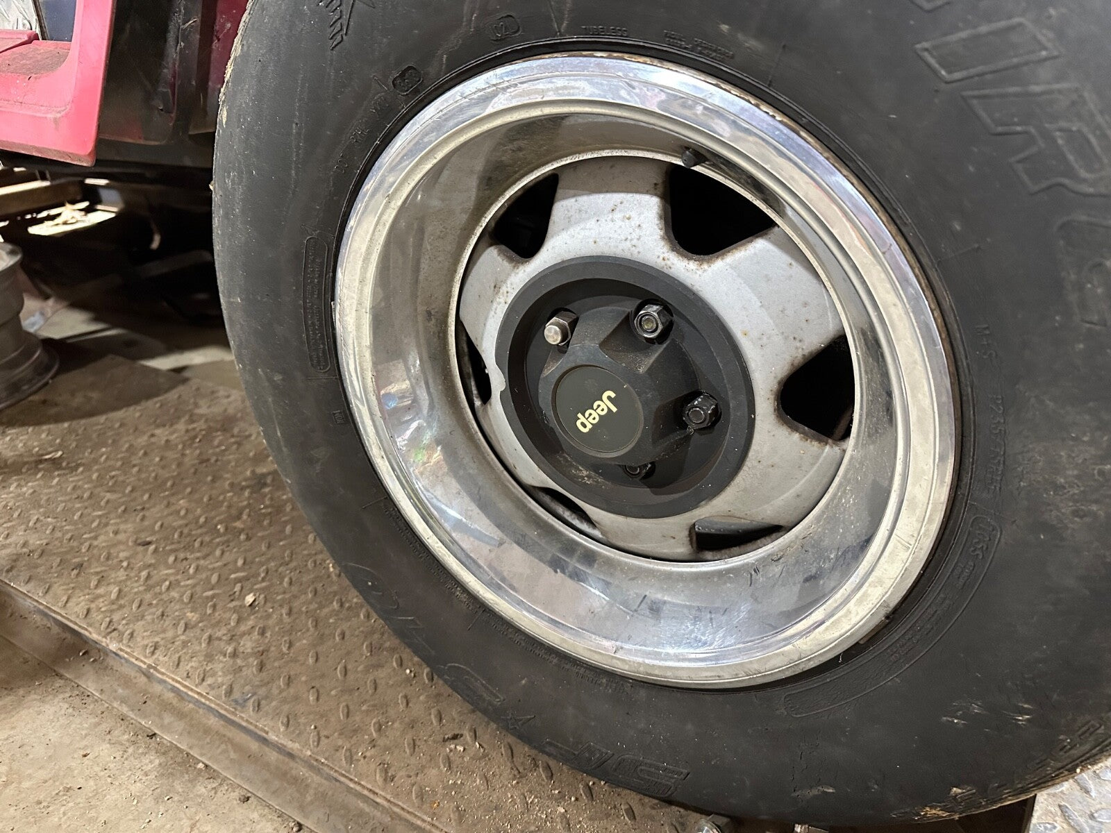 Set of 4 Jeep Cherokee XJ Wrangler YJ TJ OEM Chrome Trim Beauty Ring Wheel 15"