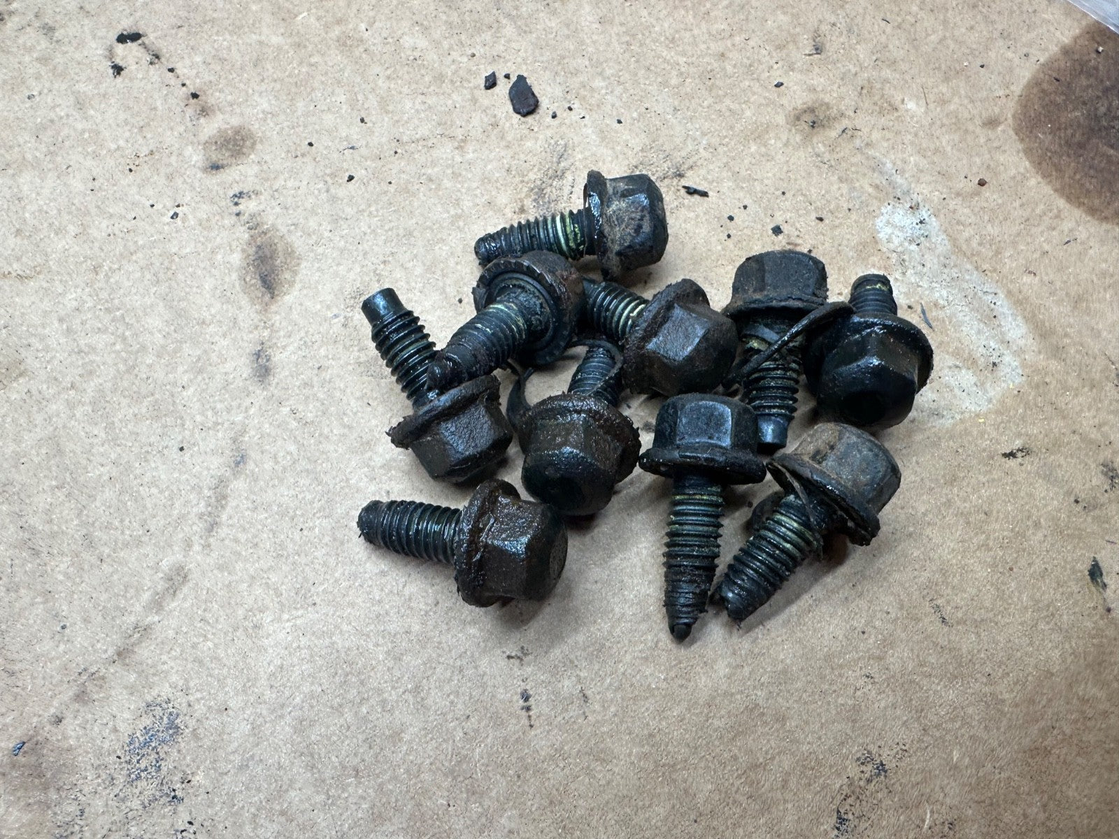94-04 Ford Mustang Explorer 8.8 Differential Cover Bolts Bolt Set of 10 Factory