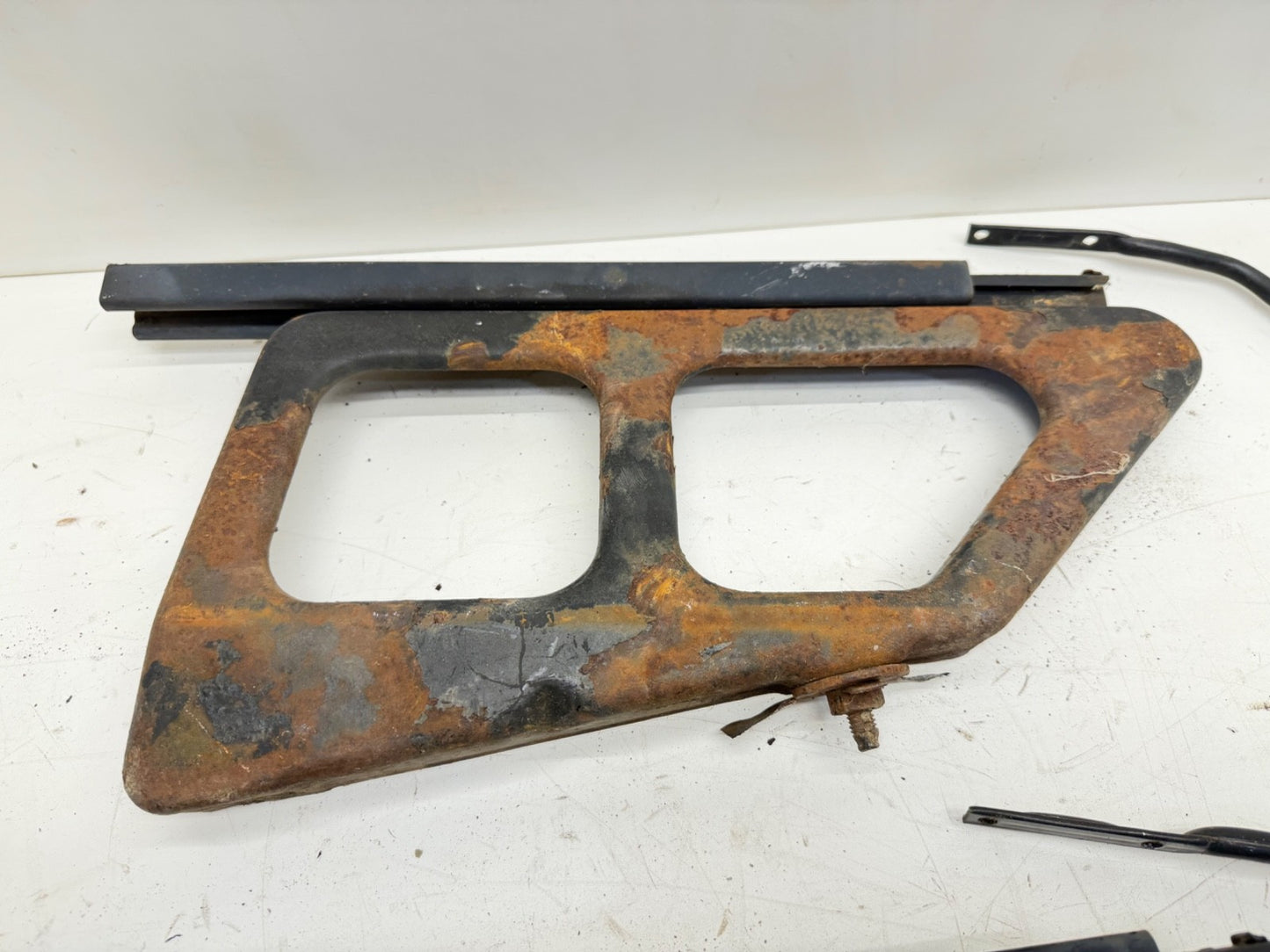 91-95 Driver Side Left Jeep Wrangler YJ Front SEAT MOUNT BRACKET Slider Mounting