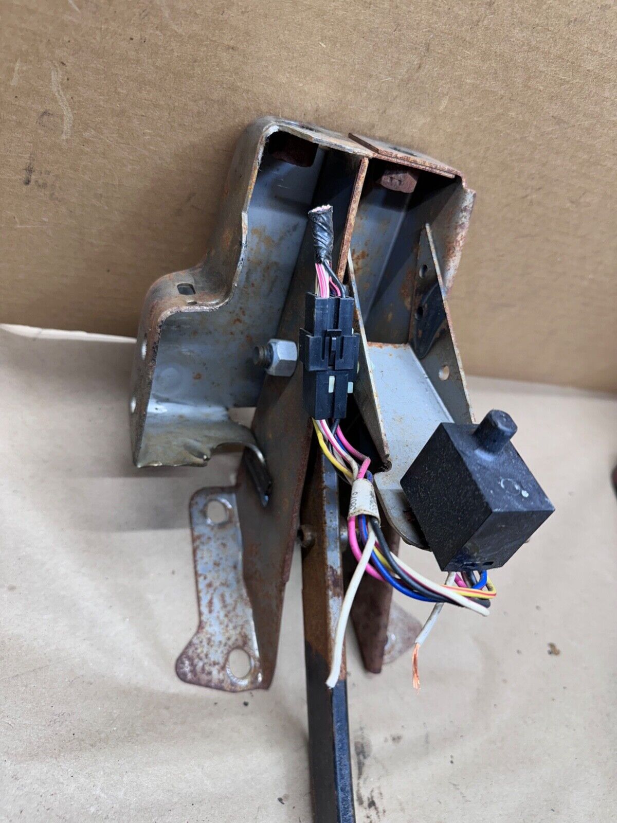 91-96 Jeep Cherokee XJ Brake Pedal Assembly Auto Trans Automatic OEM Petal 94 95