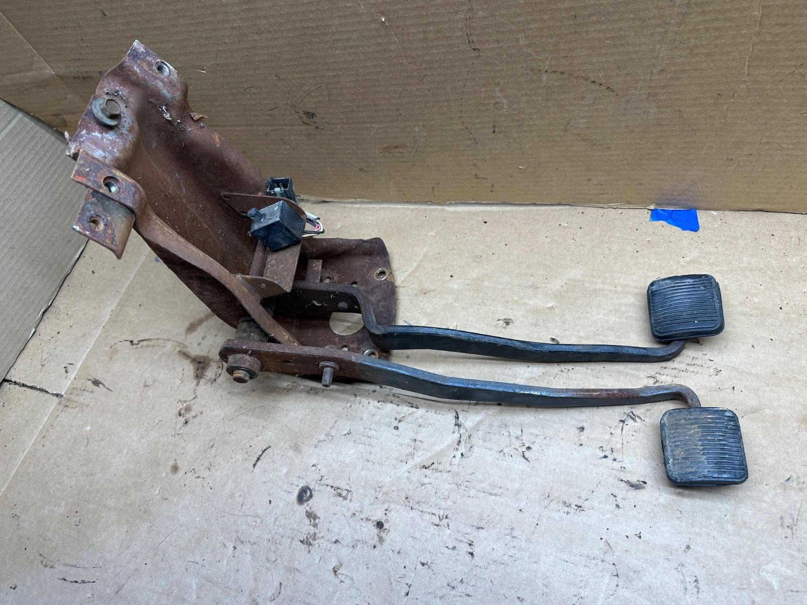 91-95 Jeep Wrangler YJ Manual BRAKE CLUTCH PEDAL Assembly Factory PETAL OEM ASSY