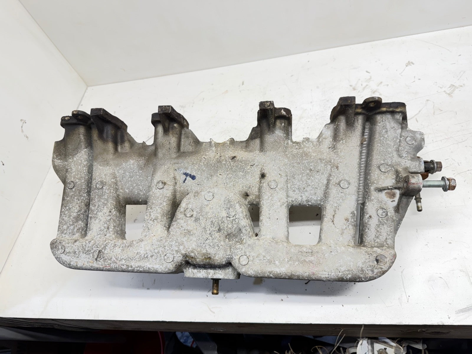 Jeep Wrangler YJ 91-95 4.0 L 6 Cyl Intake Manifold Fuel Rail Aluminum 4.0L OEM