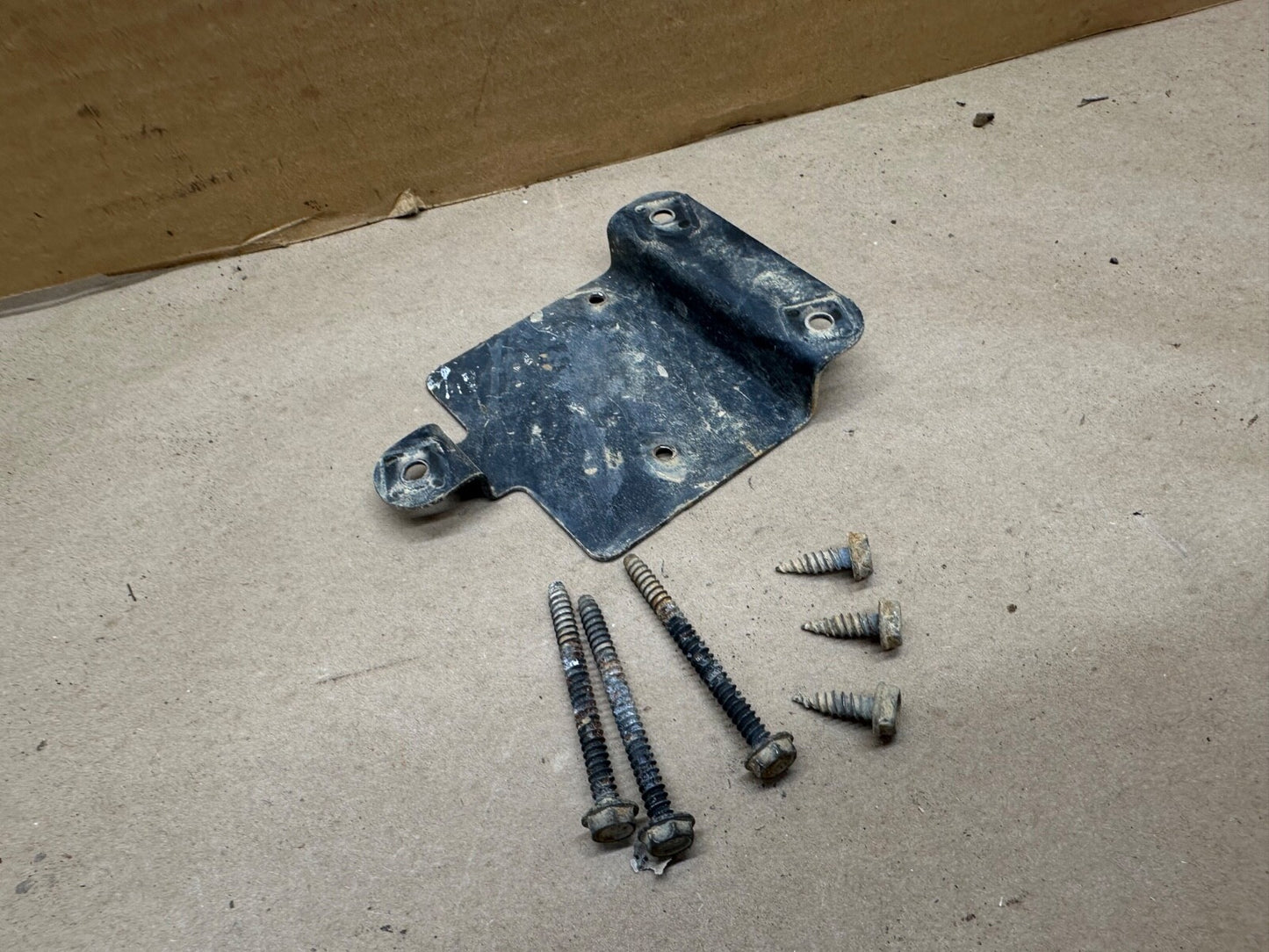 96-01 Jeep Cherokee XJ ECM ECU Computer Mounting Bracket PCM Under Hood OE SCREW