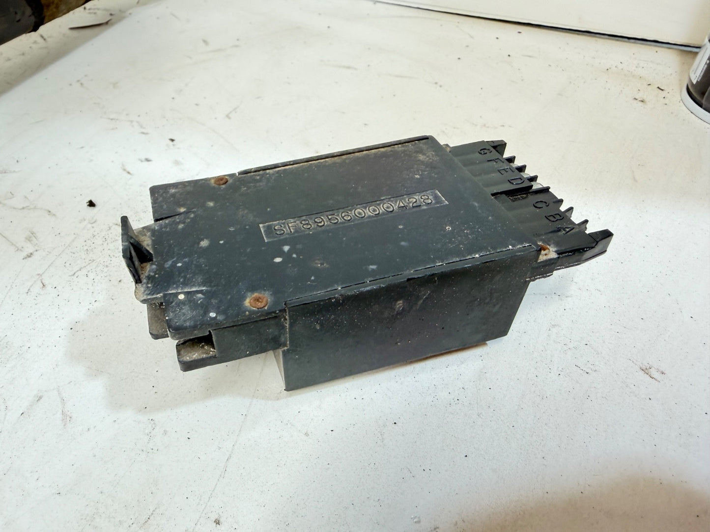 1987-1990 Wrangler YJ Intermittent Wiper Relay Delay Module Box OEM SF8956000428
