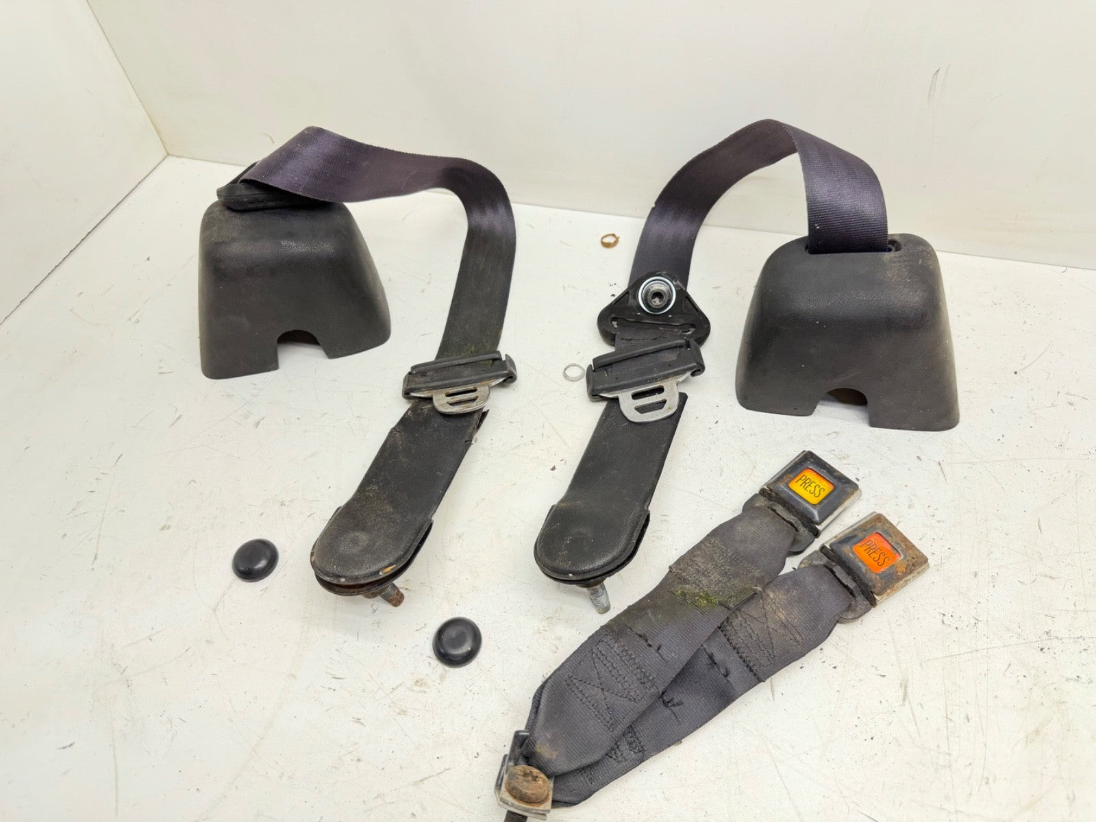 92-95 Wrangler Jeep YJ REAR SEAT BELTS SHOULDER BELT FEMALE BUCKLE BACK Set OEM