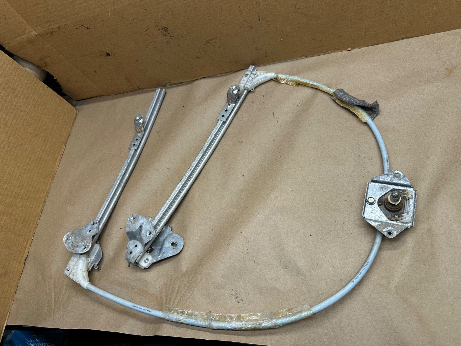 97-01 Jeep Cherokee XJ 2 Door Left Manual Window Regulator Crank Driver Slide OE