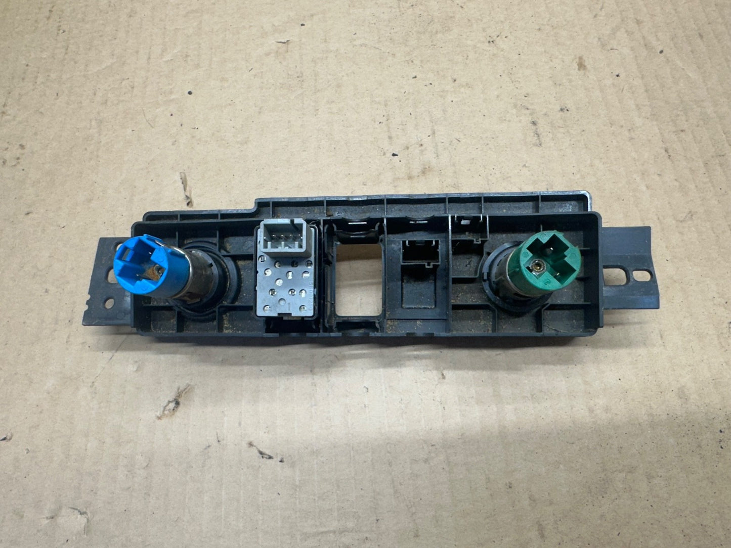 97-01 Jeep Cherokee XJ Dash Switch Panel Dash Defrost 12v outlet OEM 98 99 00 01