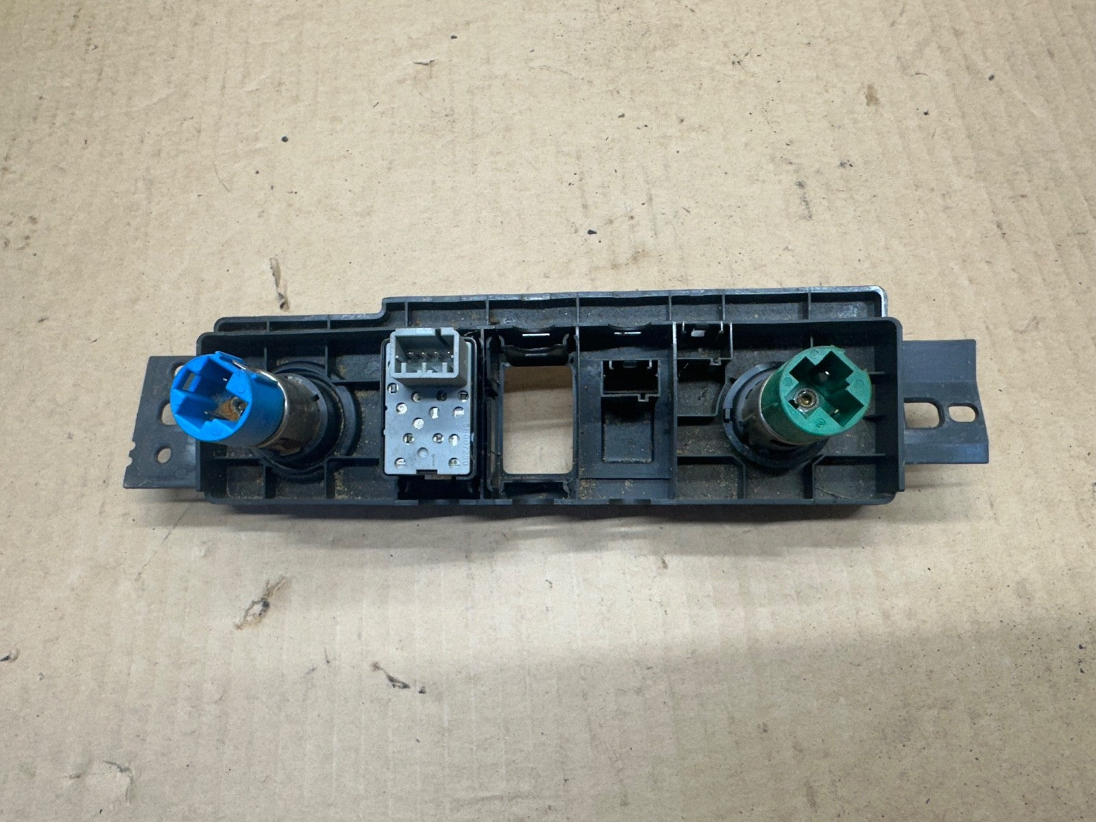 97-01 Jeep Cherokee XJ Dash Switch Panel Dash Defrost 12v outlet OEM 98 99 00 01