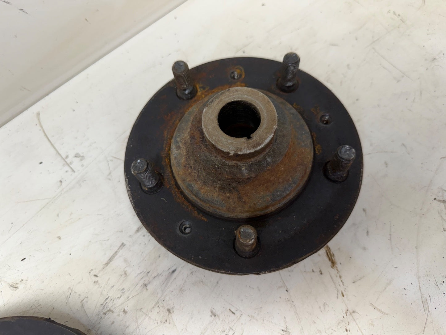 8133730 AMC 20 Wheel Hub 5 Bolt for Jeep CJ5 CJ7 76-86 Flange Axle Shaft OEM