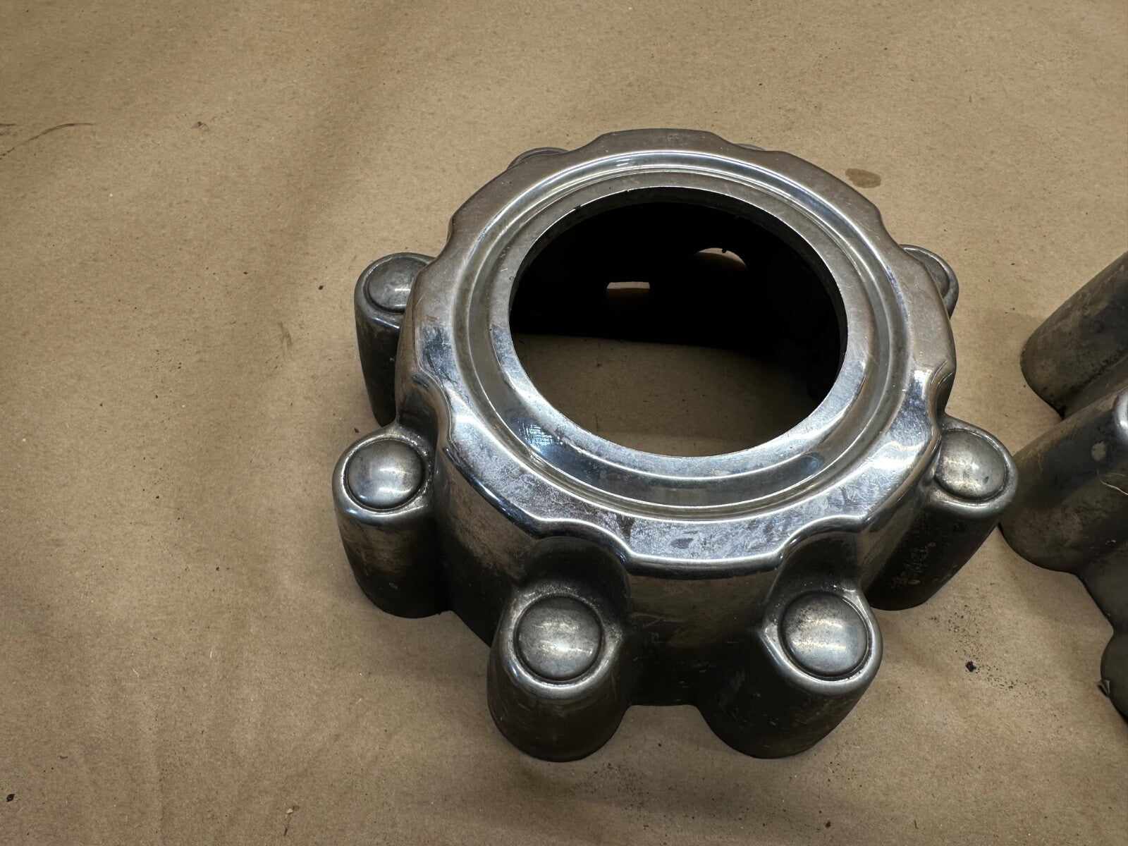 99-05 Ford F-250 F-350 PAIR Front Rear OEM Hub Cap F81A-1A096-BB F81A-1A096-CA