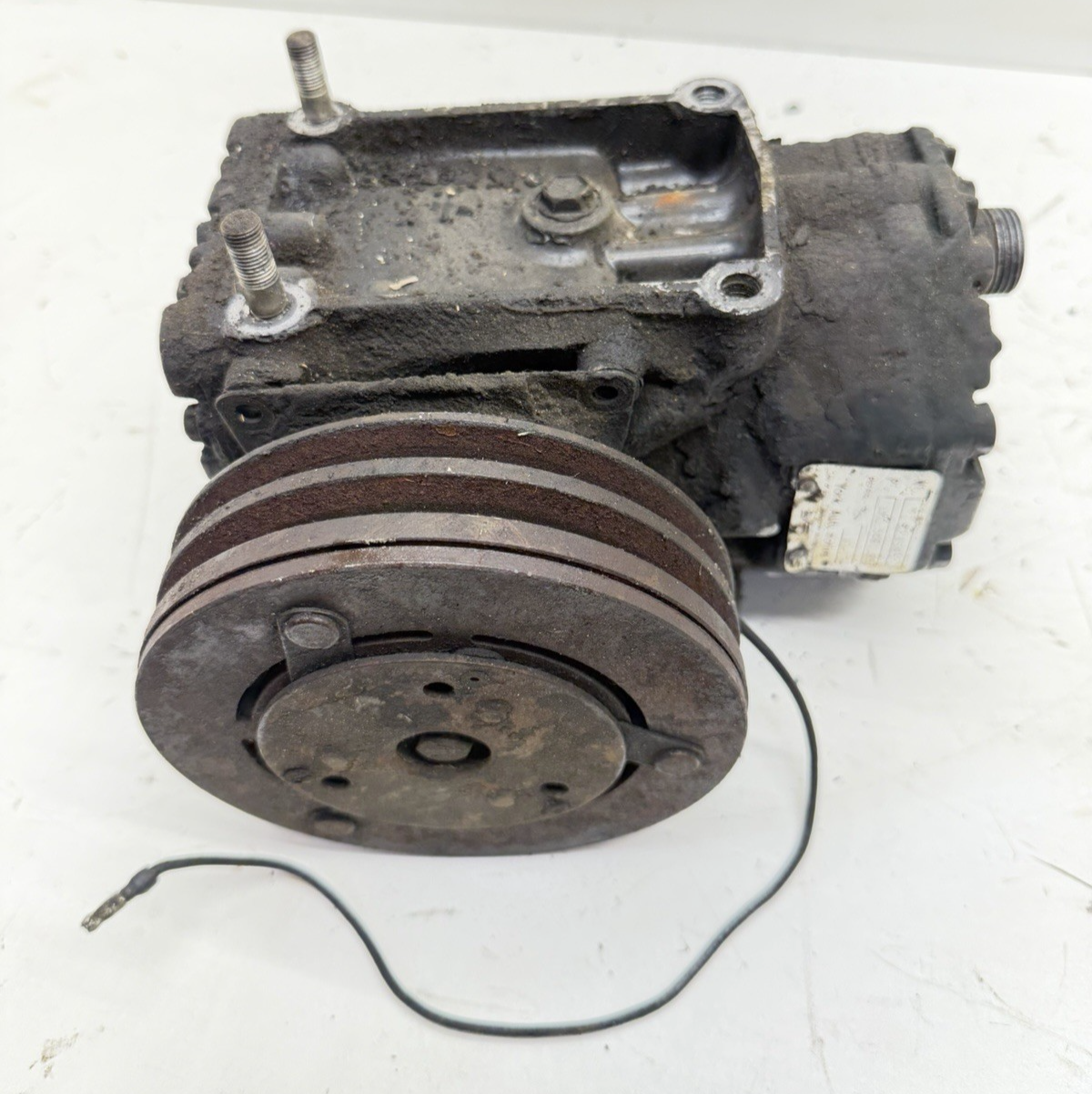 Jeep CJ YJ Wrangler Wagoneer AMC V8 York A/C Compressor Cherokee J10 J20 AC OEM