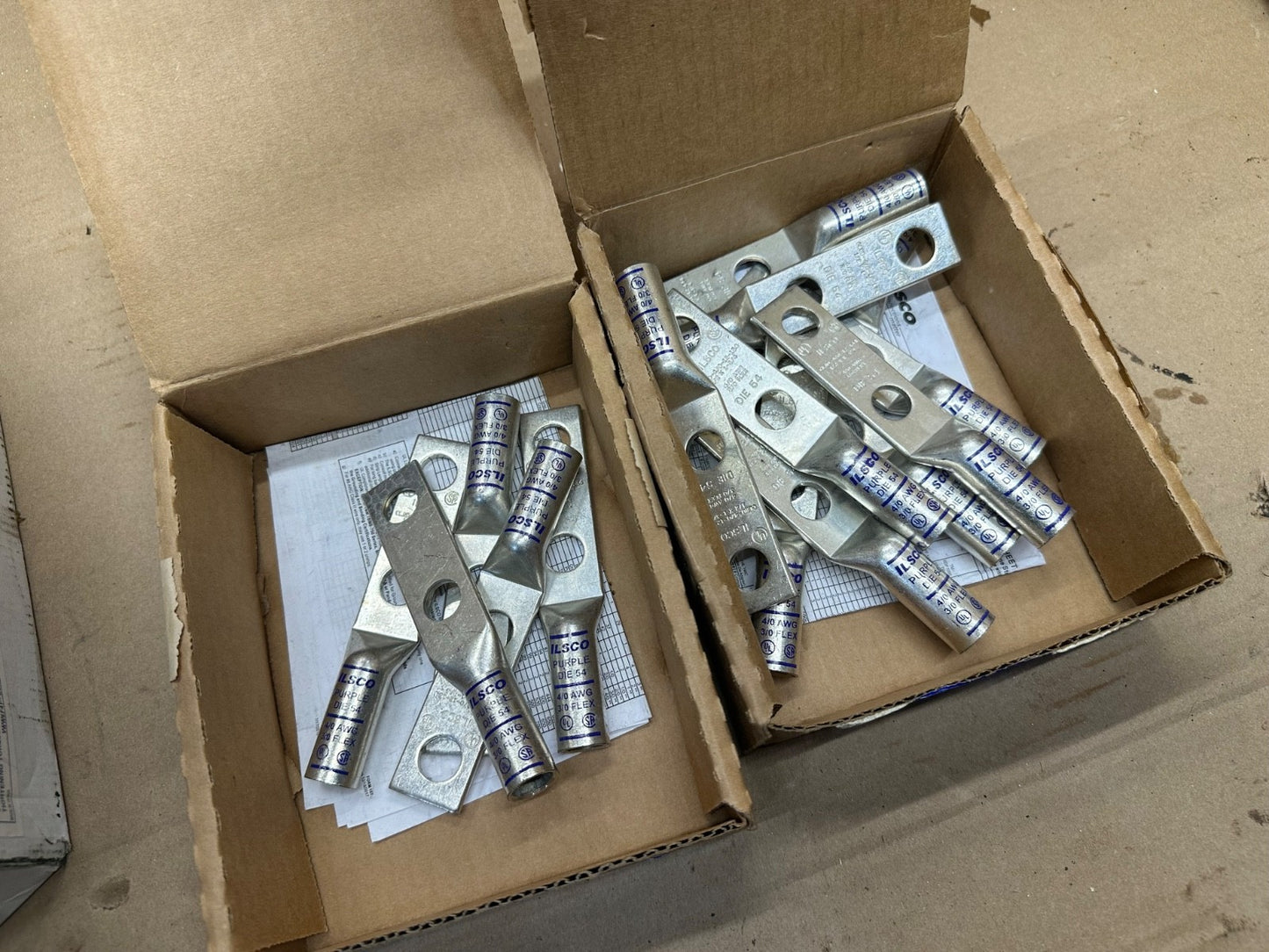 New Quantity of 15 Ilsco Surecrimp Copper Compression Lug 4/0 2 Holes 1/2in Bolt