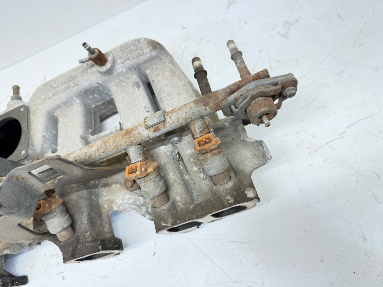 Jeep Wrangler YJ 91-95 4.0 L 6 Cyl Intake Manifold Fuel Rail Aluminum 4.0L OEM