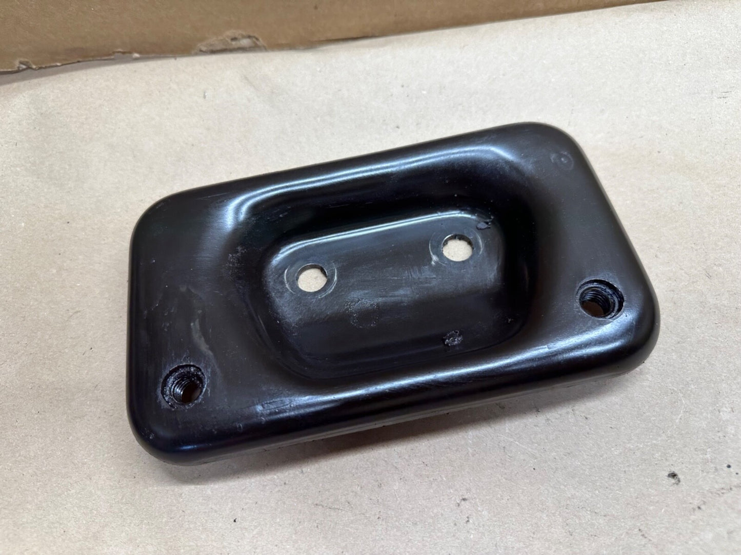 87-01 Jeep Cherokee XJ AW4 Automatic Transmission Exhaust Mount Bracket 2wd