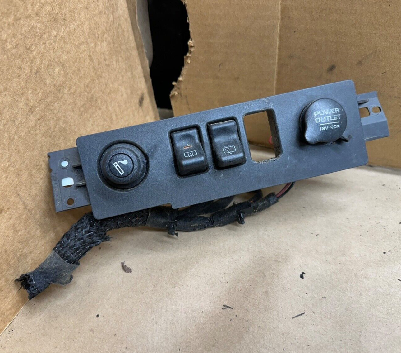 97-01 Jeep Cherokee XJ Dash Switch Panel Dash Defrost Rear Wiper 12v outlet OEM