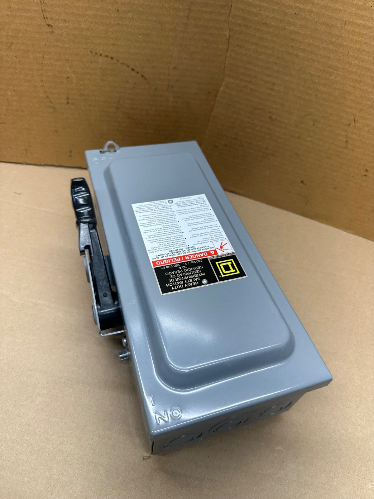 New Square D H221NRB Disconnect 30 Amp 240V 2P 3W 3R Rainproof Fusible