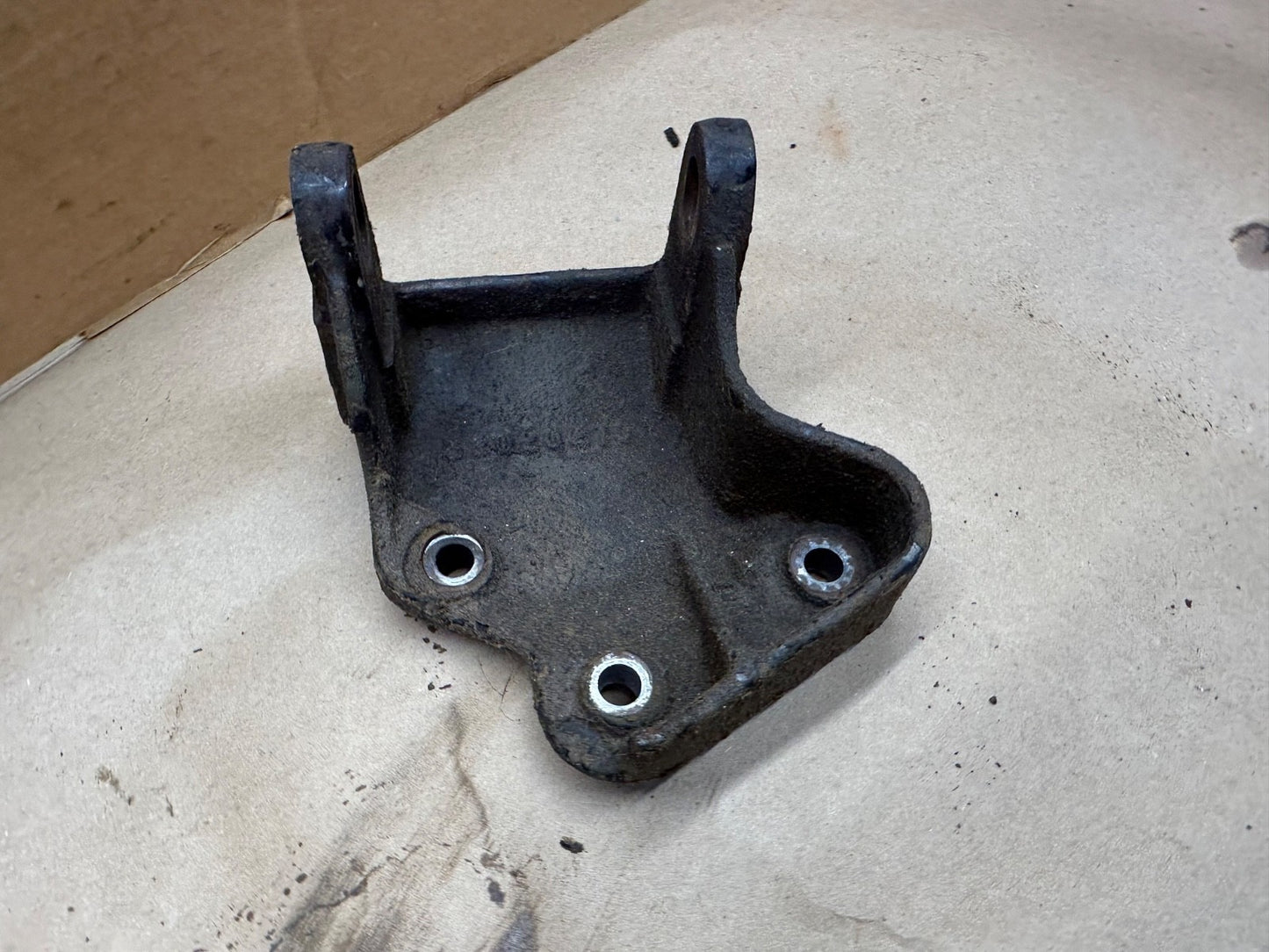 Engine Motor Mount OEM Right Side Jeep Wrangler Tj 97-99 4.0 L 6 Cyl Cherokee XJ