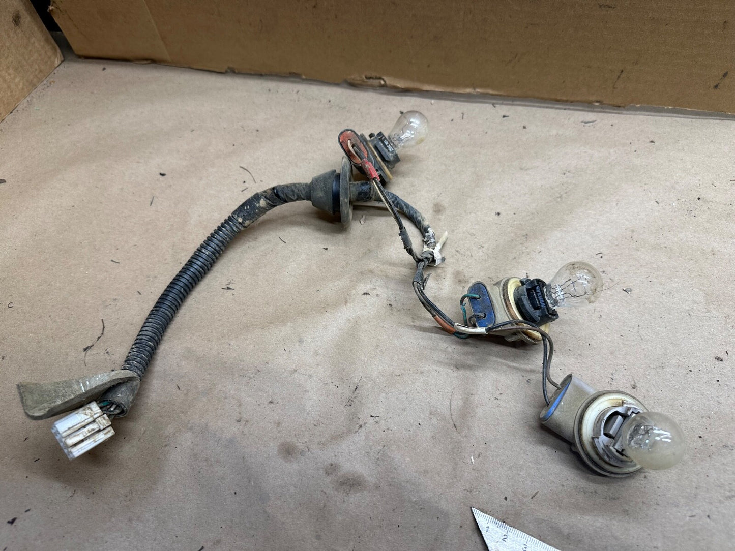 97-01 Jeep Cherokee XJ Tail Light Wiring Harness Left or Right Plug