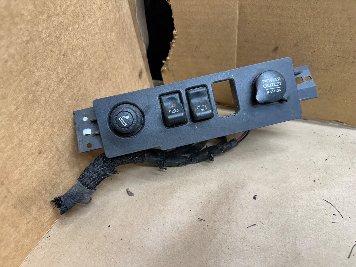 97-01 Jeep Cherokee XJ Dash Switch Panel Dash Defrost Rear Wiper 12v outlet OEM