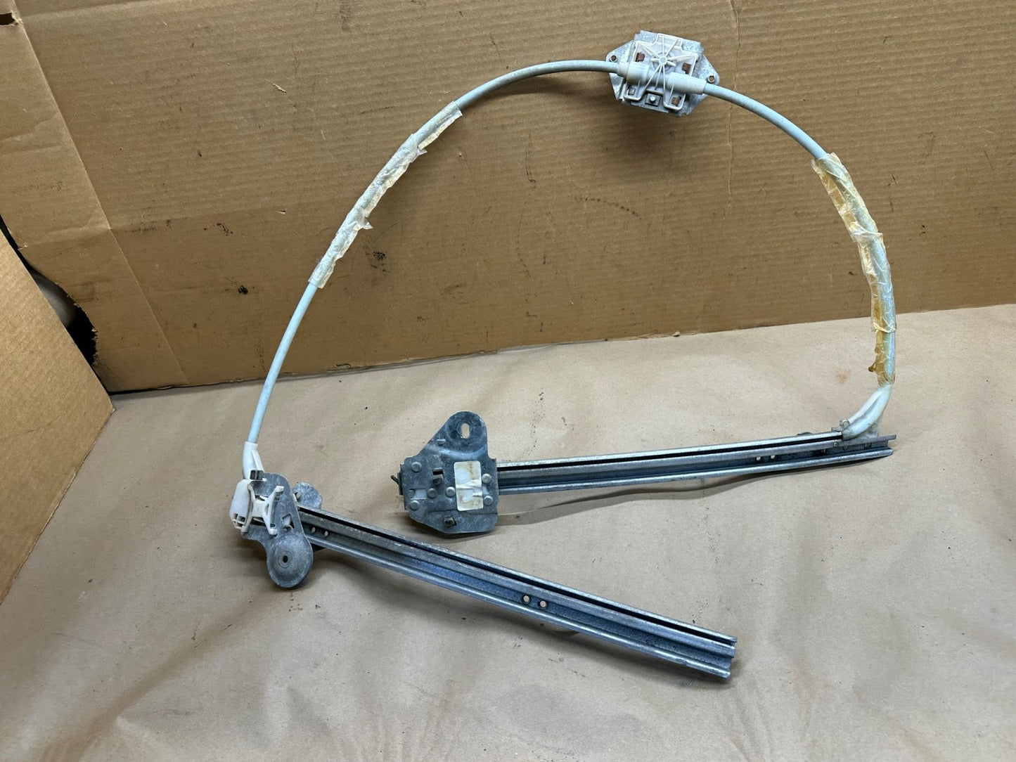 97-01 Jeep Cherokee XJ 2 Door Left Manual Window Regulator Crank Driver Slide OE