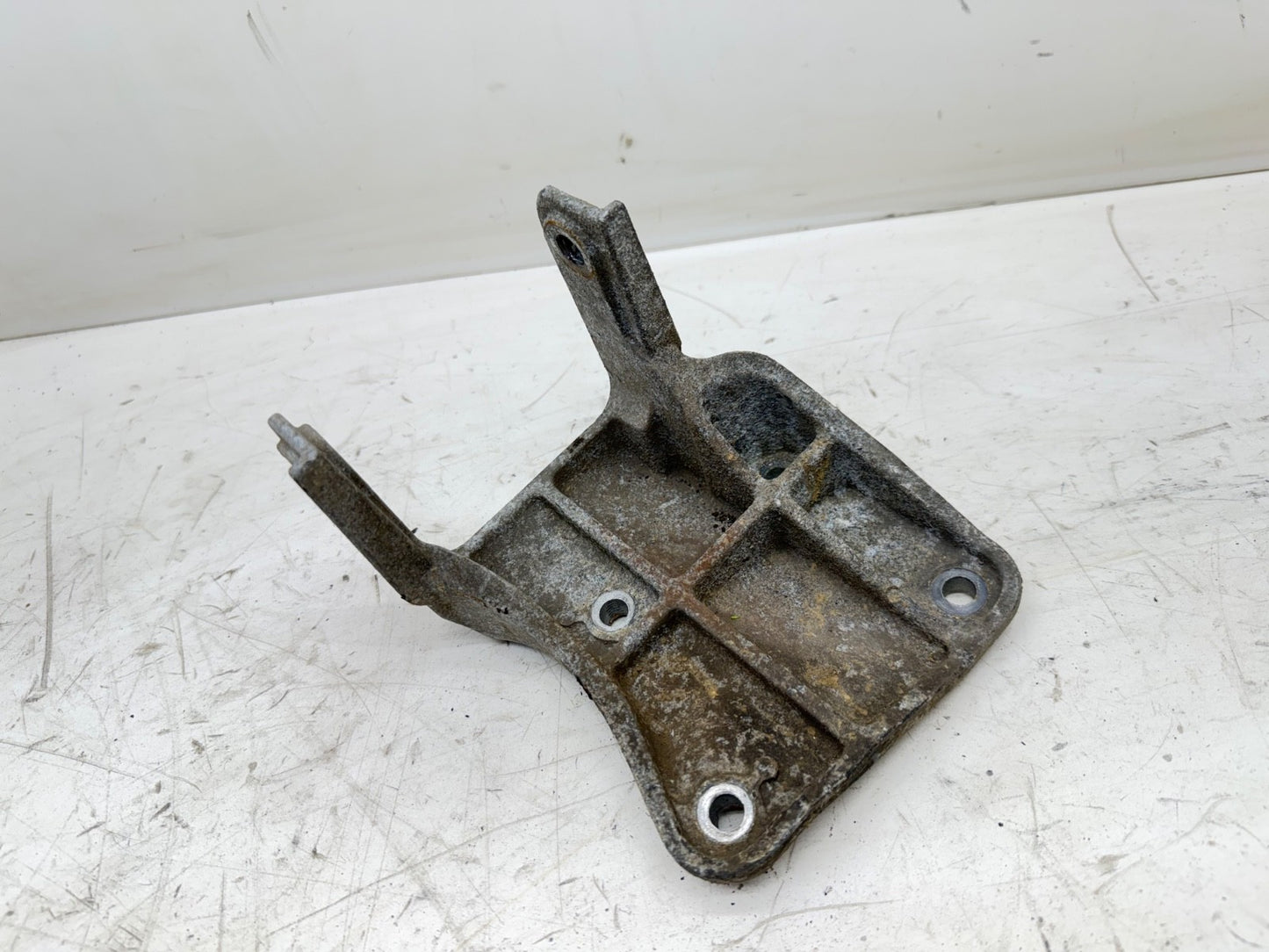 Jeep Wrangler YJ 1991-95 2.5L 4cyl Passenger Engine Motor Mount Bracket Aluminum