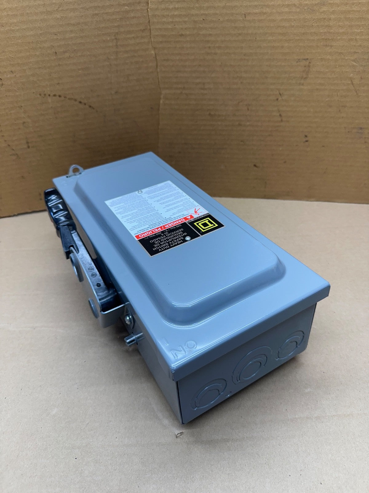New Square D H221NRB Disconnect 30 Amp 240V 2P 3W 3R Rainproof Fusible