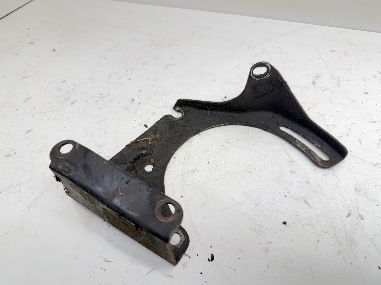 Jeep Wrangler YJ CJ 76-90 OEM 4.2L 2.5 Alternator Engine Mounting Bracket Mount