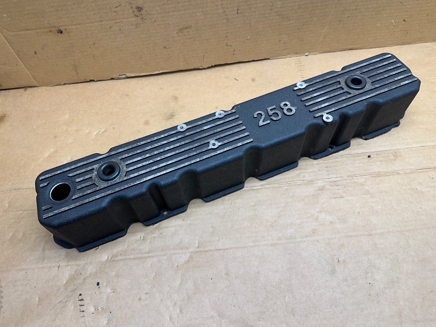 JEEP CJ  1980-86 4.2L AFTERMARKET Engine Valve Cover Aluminum 258 ci 4.2 L Black