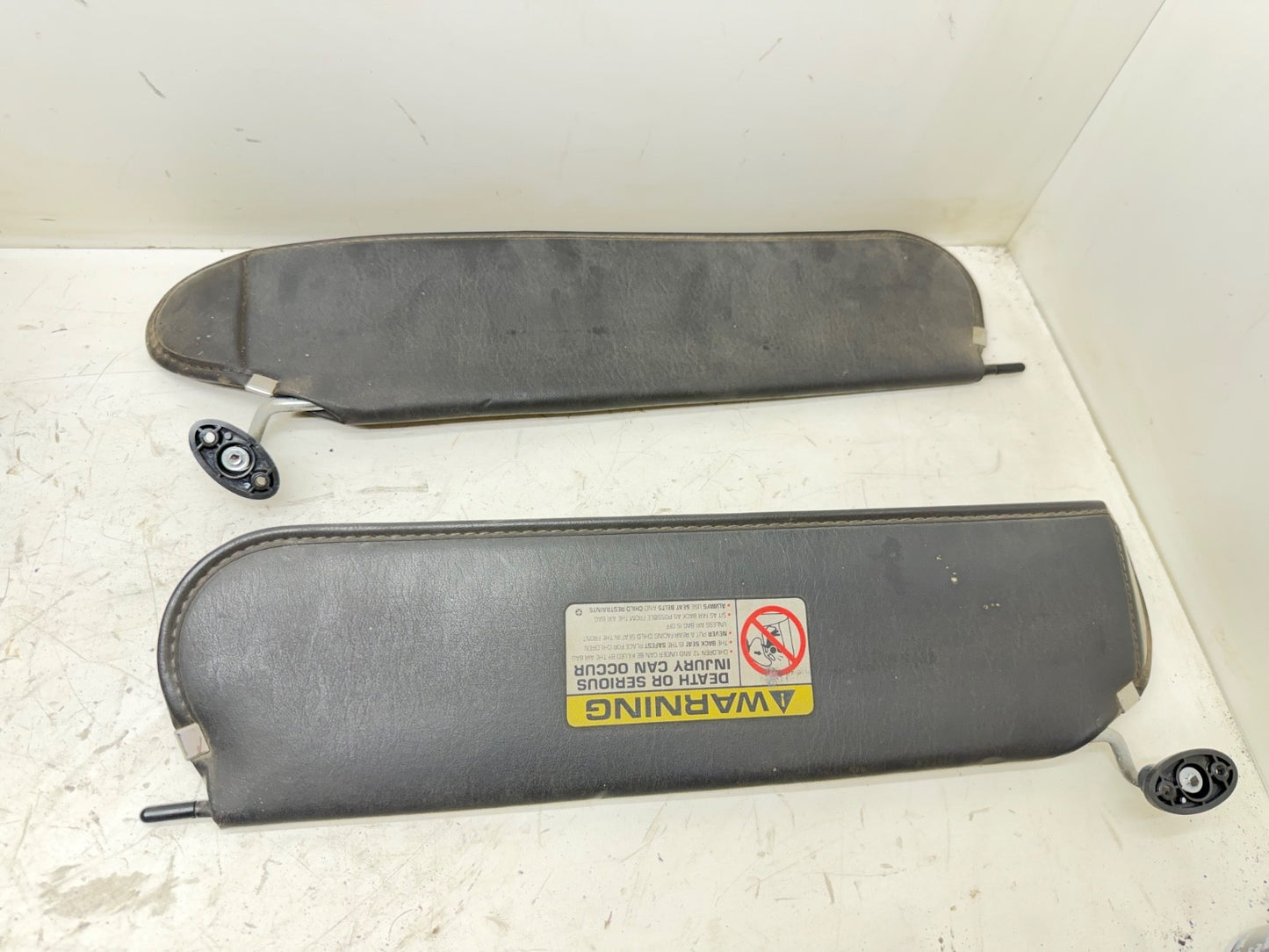 Jeep Wrangler TJ 97-02 OEM Sun Visor Left Right Dark Grey Pair SunVisor Pair Set