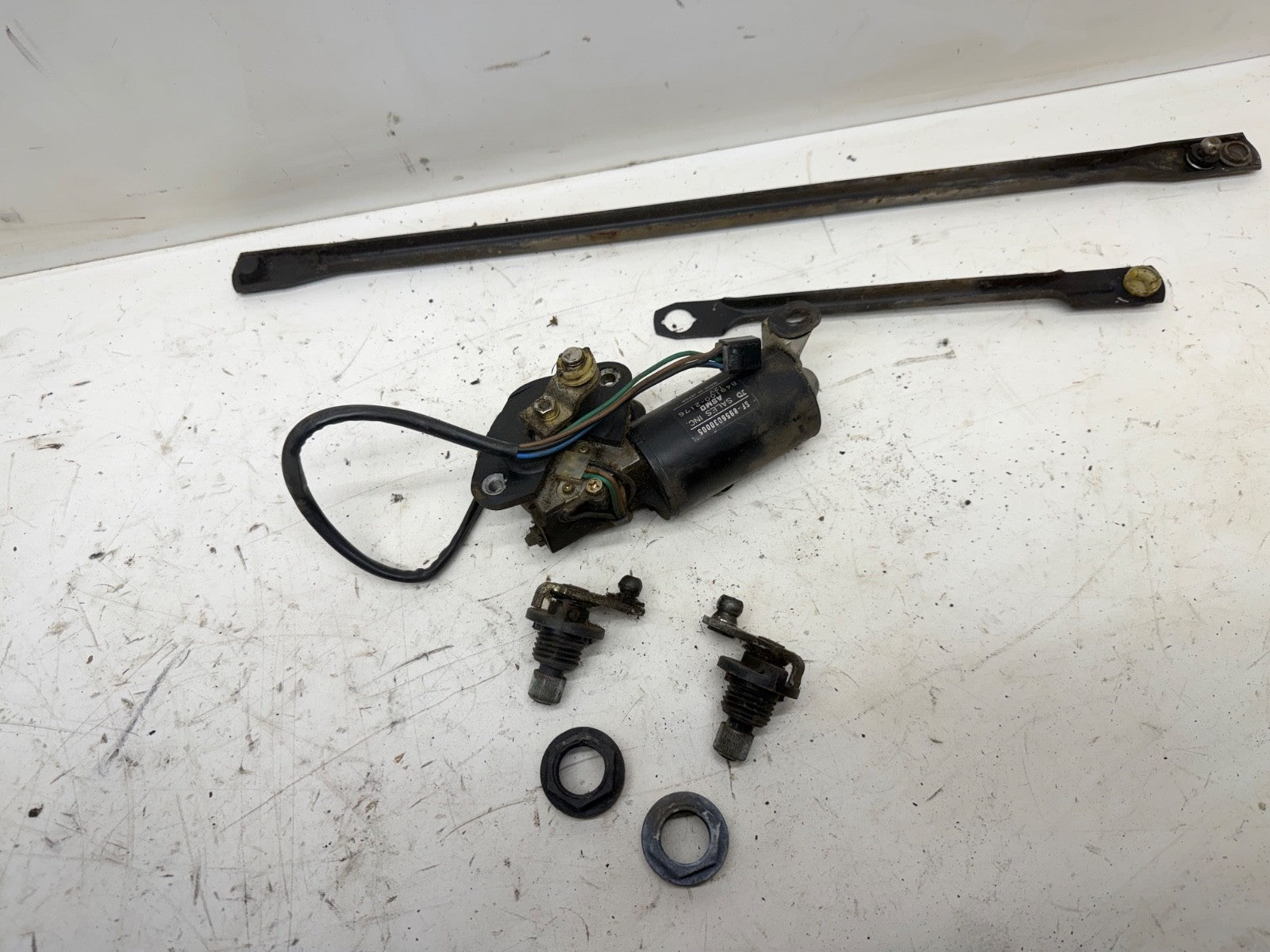 Jeep Wrangler YJ 87-95 Wiper Transmission Linkage Pivot Nut Motor Assembly Rod