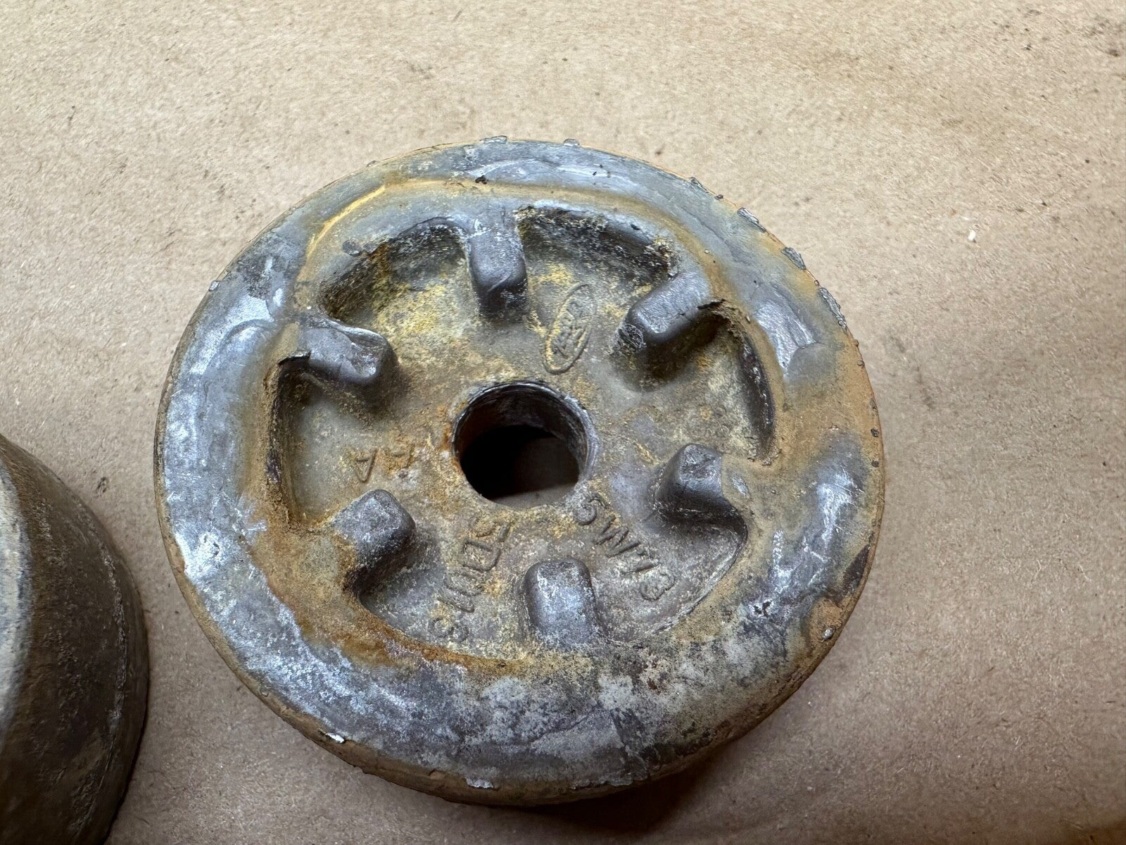 Ford Lower Mount Shim 5W7Z-5D018-AA or 5W7Z-5D018-AA Spacer 05-11 Body Pair OEM