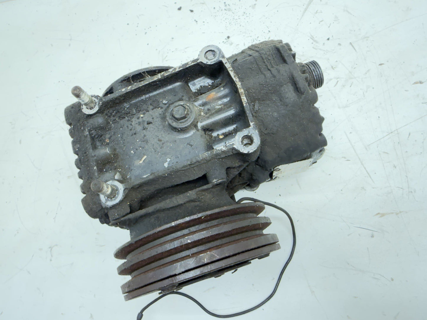 Jeep CJ YJ Wrangler Wagoneer AMC V8 York A/C Compressor Cherokee J10 J20 AC OEM