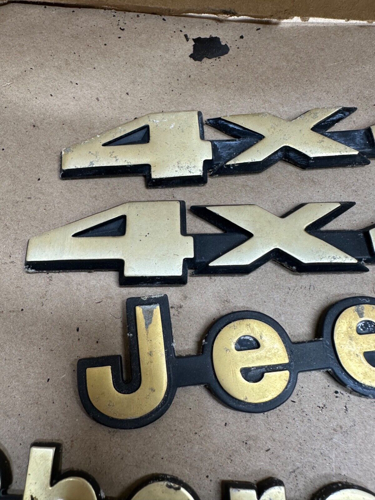 84-01 Jeep Cherokee XJ Fender Emblem Logo Name Plate Emblem Set GOLD LIMITED OEM