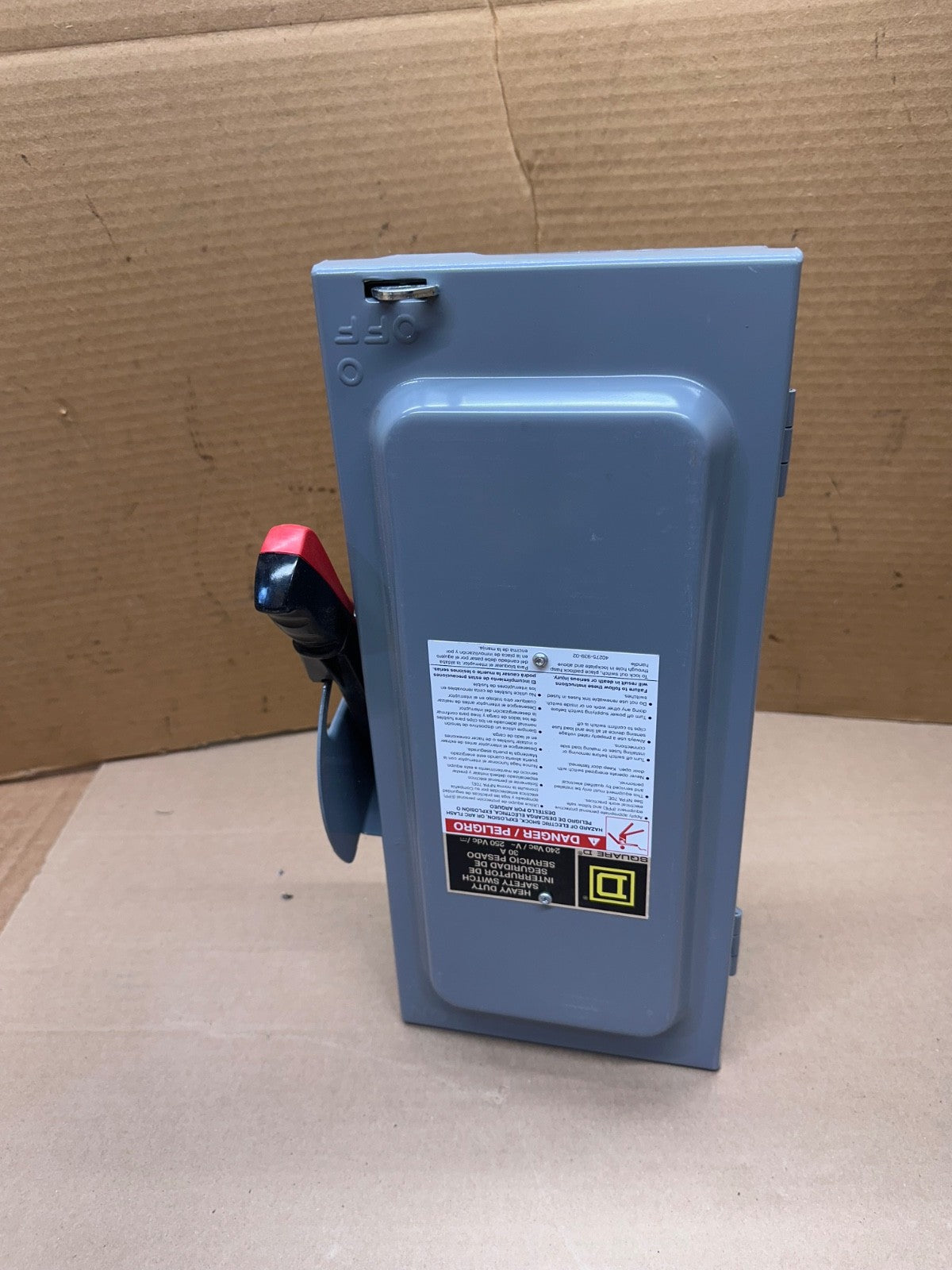 New Square D H221NRB Disconnect 30 Amp 240V 2P 3W 3R Rainproof Fusible Enclosure