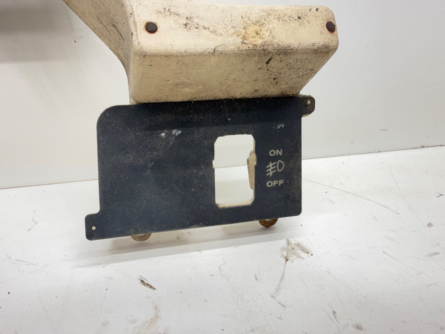 Jeep Wrangler YJ 87-91 Dash Indicator Bezel Fog OE Warning Head Light Trim Gauge