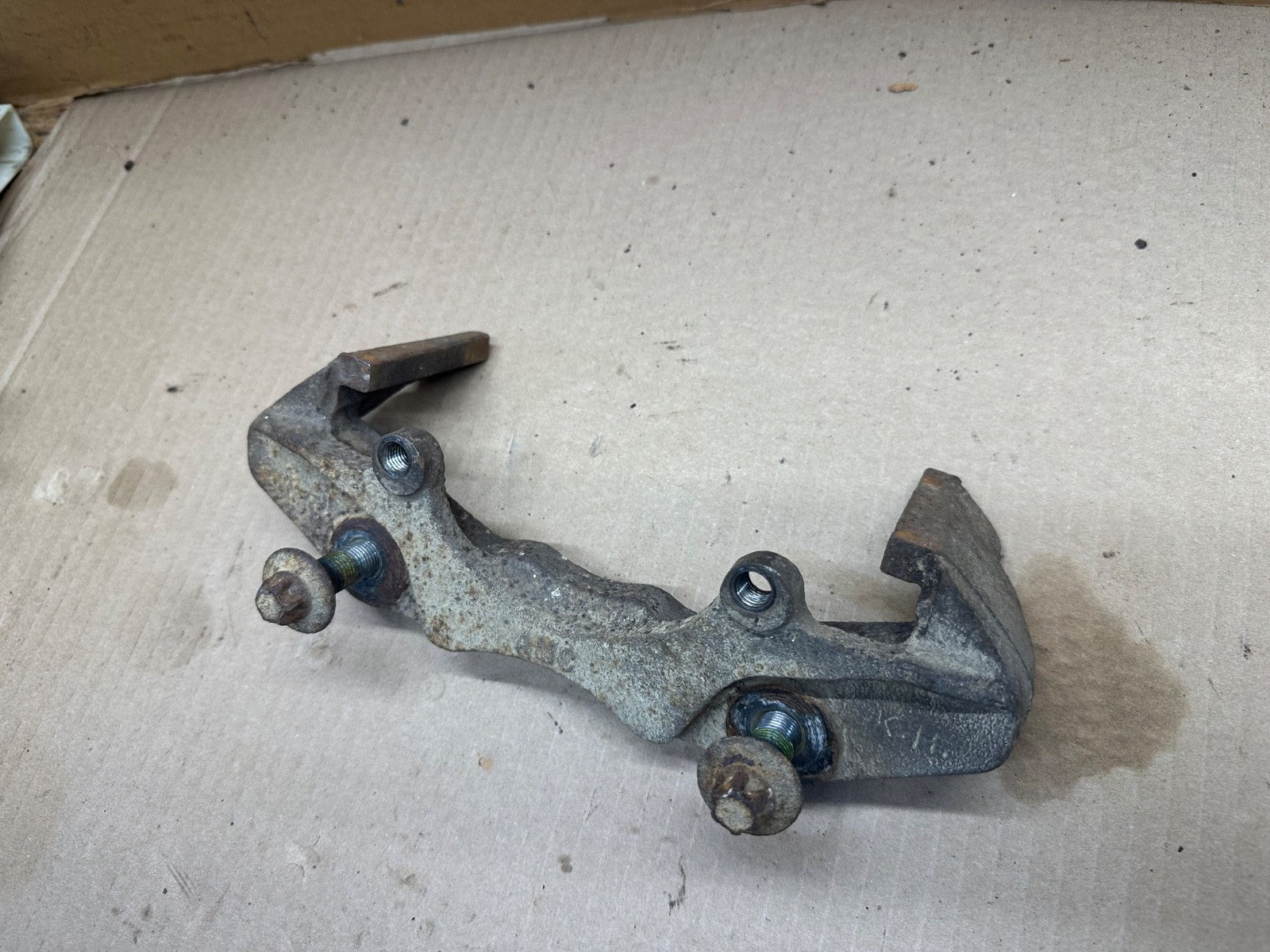 Jeep Wrangler YJ 87-89 Dana 30 Front Caliper Brake Mounting Bracket Left Right
