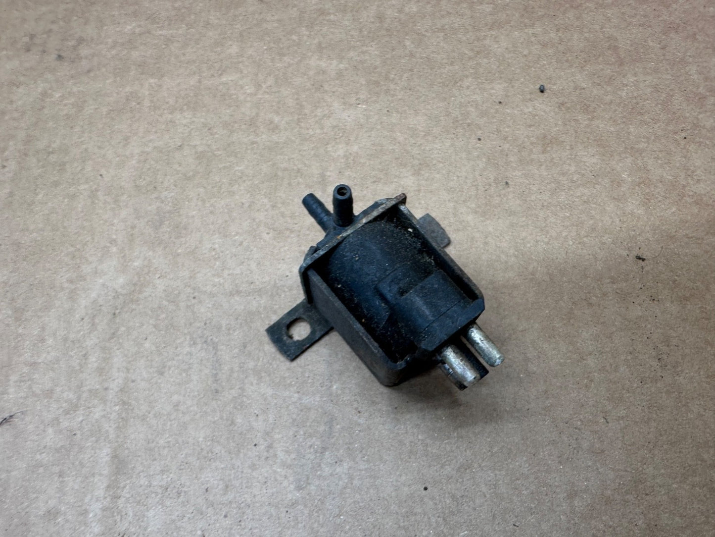 om617 shut off Change Over Valve Mercedes-Benz 220S 280SE 300E 300D 190E