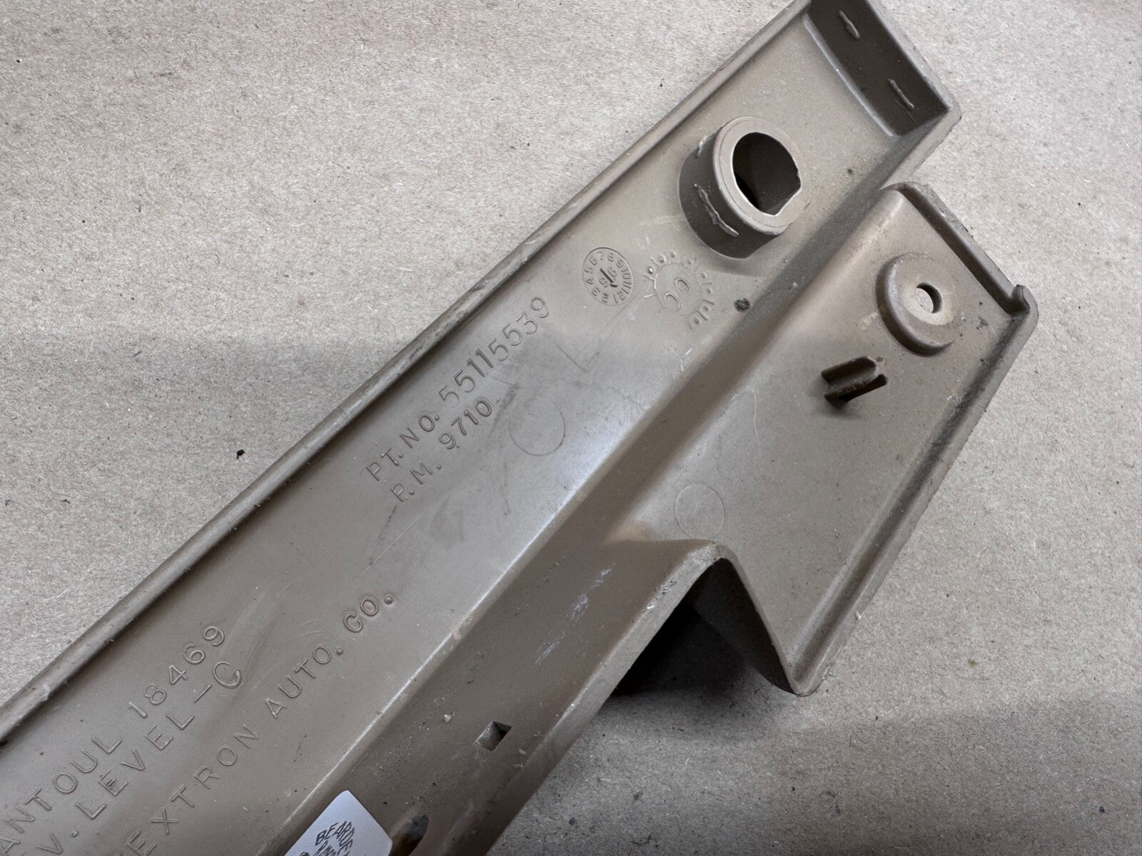 97-06 Jeep TJ Wrangler OEM Passenger Dash Grab Handle TRIM Tan Right