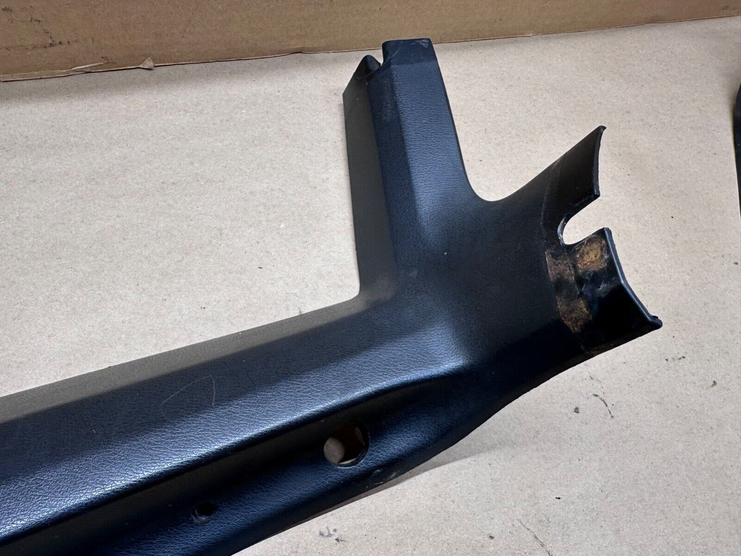 84-96 Jeep Cherokee XJ Rear Passenger D Pillar Cargo Trim Black Back Corner RH R