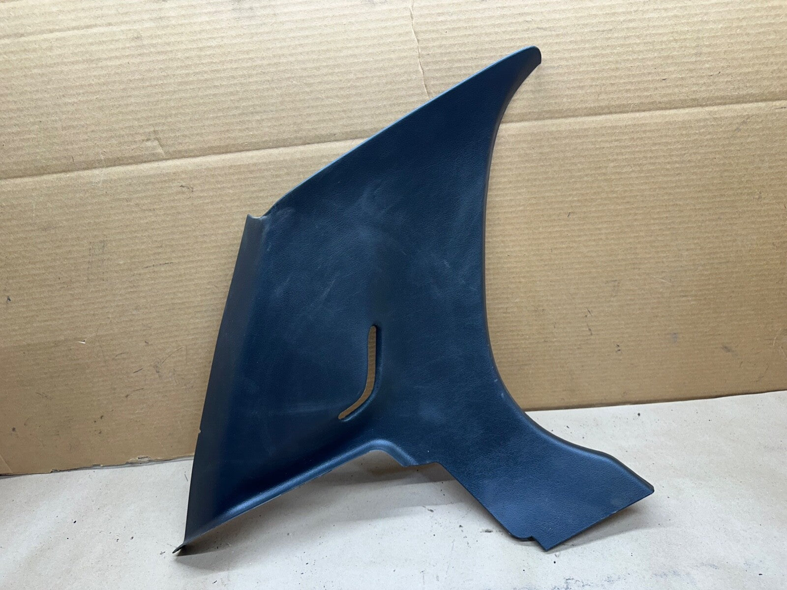 03-11 CROWN VICTORIA Left Drivers SIDE UPPER QUARTER TRIM PANEL C Pillar OEM