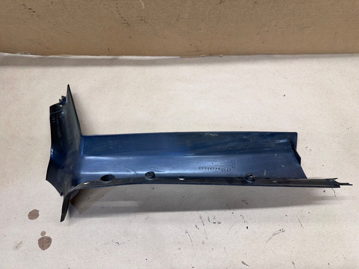 84-96 Jeep Cherokee XJ Rear Passenger D Pillar Cargo Trim Black Back Corner RH R