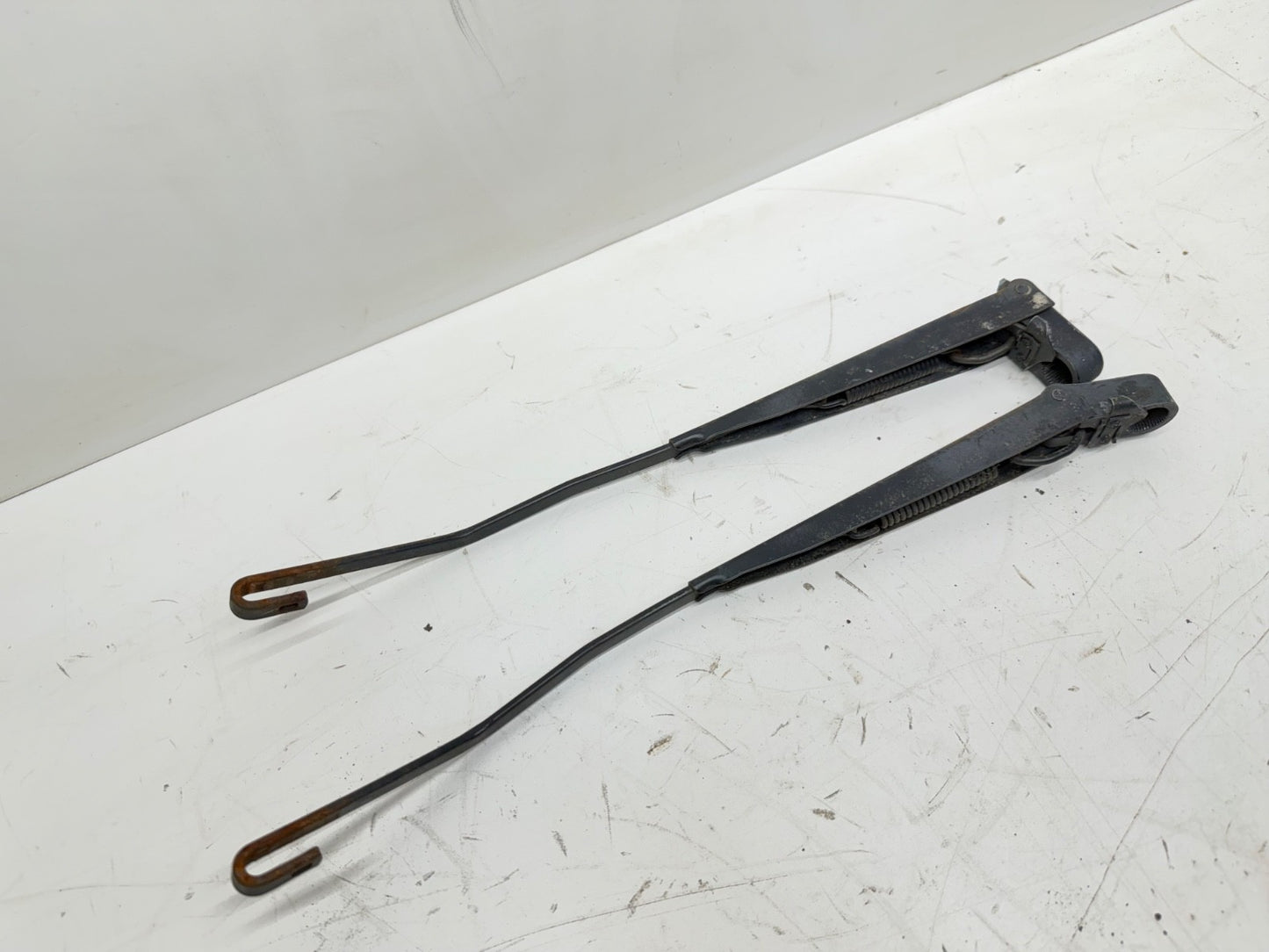 97-06 Jeep TJ Wrangler Driver & Passenger Windshield Wiper Blade Arms Left Right