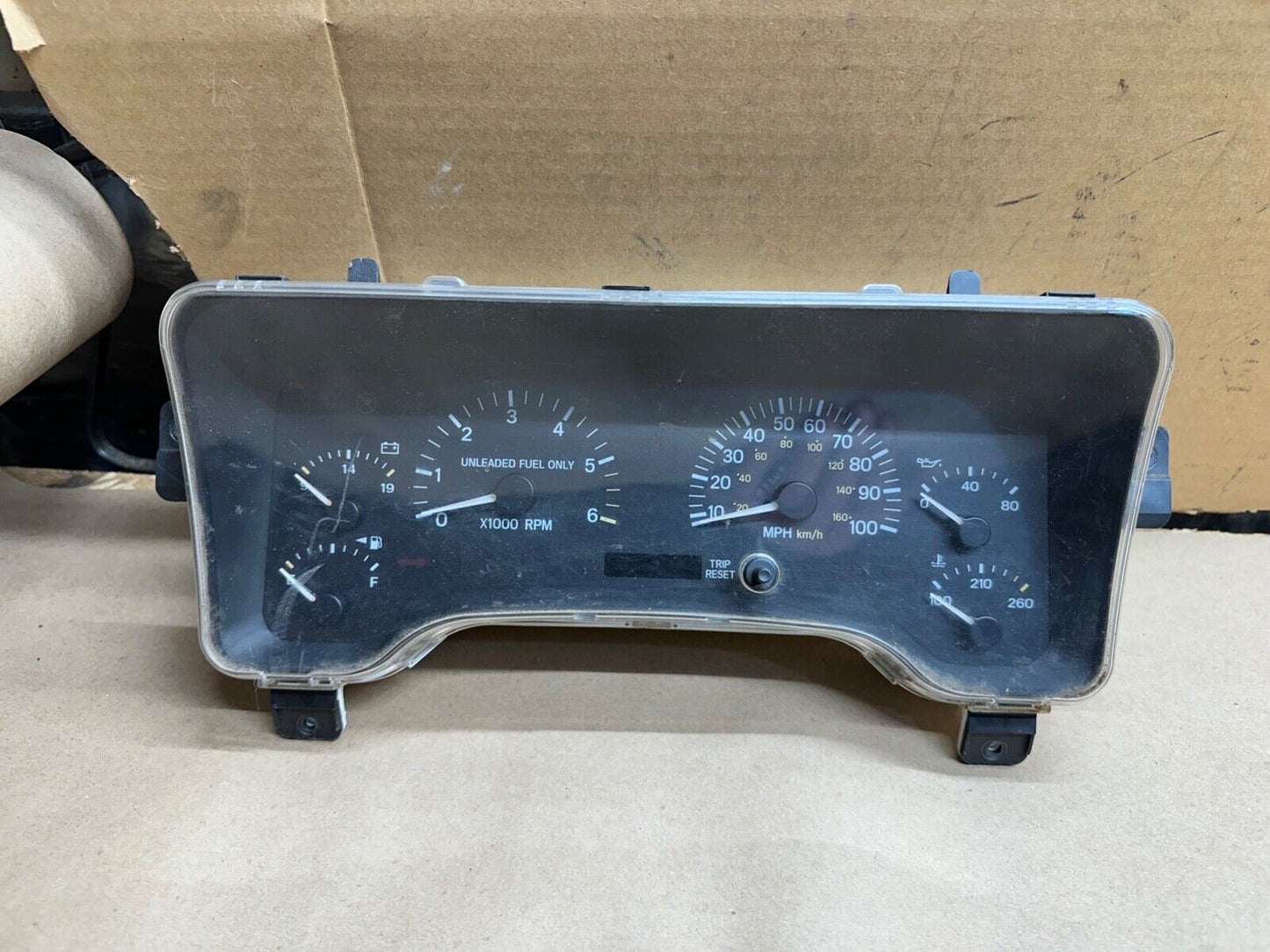 97-01 Jeep Cherokee XJ SPEEDOMETER CLUSTER -YOUR MILES- Speedo Gauge Instrument